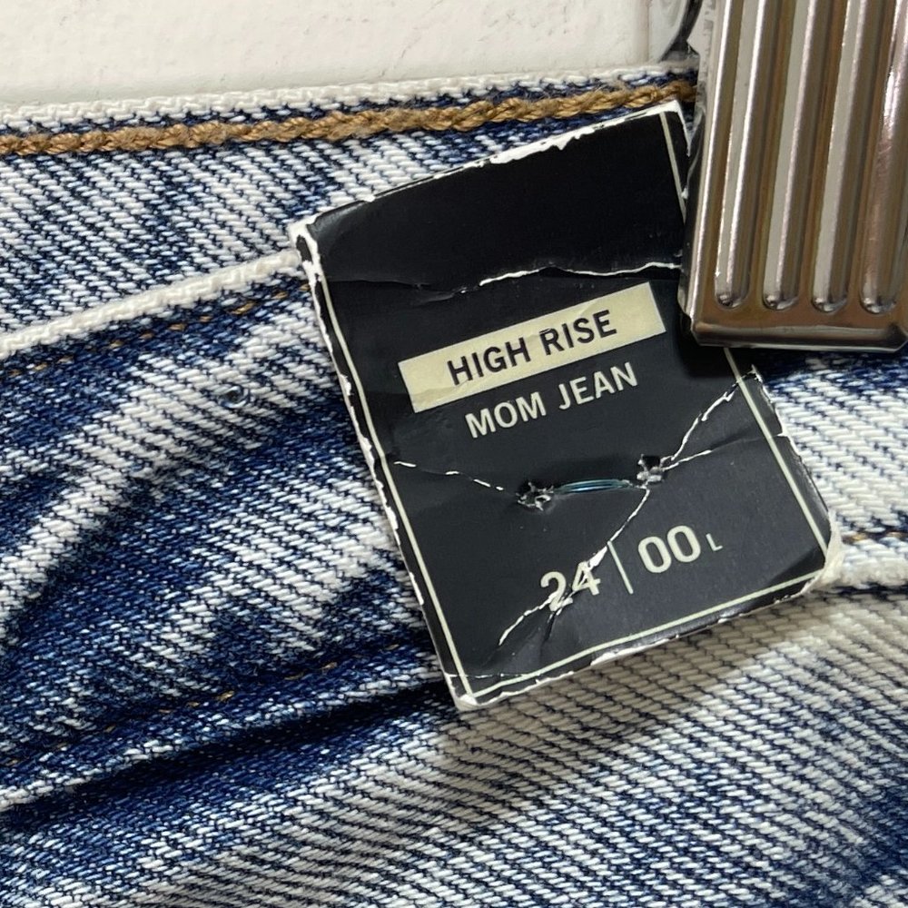 NWOT Abercrombie & Fitch Curve Love High Rise Mom Jeans sz 24 - Picture 4 of 15